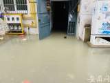 合肥自行车厂宿舍、玉兰苑小区被淹 居民涉水出行