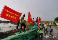 趁天晴加固加高南淝河河堤 合肥瑤海區為降雨來臨做好防護
