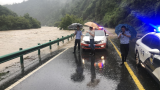旌德持续大到暴雨 公交车因降雨暂停运营
