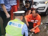六安一环卫工人被一轿车碰撞 已被送医
