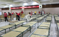 合肥包河安置點1天內(nèi)搭建完畢 為安置群眾做好準(zhǔn)備