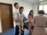 民警送被弃男童到合肥市儿童福利院  将追查其父亲下落