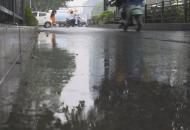 溫馨提示：雨一直下 出行小心濕滑