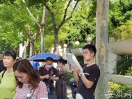 大考2020|合肥二中考點(diǎn) 考生進(jìn)場(chǎng)前抓緊復(fù)習(xí)