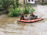 宣城：暴雨倾城 消防紧急营救16名被困群众