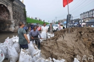 為防止護城河水倒灌入城  壽縣北門也實施封閉