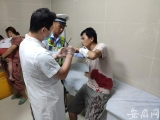 男子手臂被切割机割伤 阜阳交警警车开道护送就医