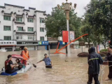 歙县一老人不慎落水身亡，事发时其子在抗洪救人