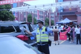 庐江：百名交警为8989莘莘学子全力护航