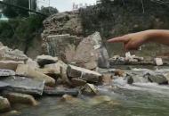 被洪水沖毀的屯溪老大橋大量構件“水落石出”