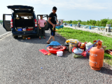 记者直击！庐江境内：村民撤离危险区域暂住环巢湖大道上