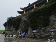 祖?zhèn)鳌吧衿鳌敝?壽縣古城封門(mén)防汛