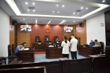 合肥：疫情期间售卖假口罩牟利 两被告人受审