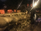 庐江应急突击队雨夜激战白新圩   村民转移一个不能少