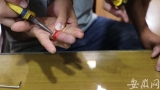 男子戒指卡手 芜湖消防员助其“破戒”