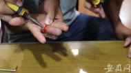 男子戒指卡手 蕪湖消防員助其“破戒”