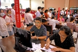 淮南：高一新生有序报到