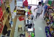 超市老板救援回來發(fā)現(xiàn)店里留下多張紙條，監(jiān)控拍下暖心一幕