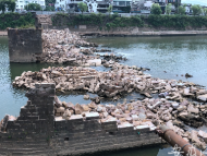 黃山新安江放水 明代老大橋構件漸次出現