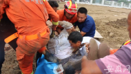 驚險！宿州一建筑工地發(fā)生塌方 一女子被埋