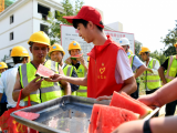 合肥：高温天气下，三万斤西瓜送给一线工人解暑