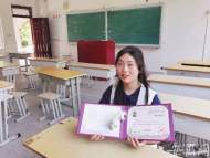 在這個特殊的暑假里，來一起聽聽“后高考”時代準大學生是咋過的?