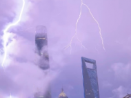 上海東方明珠回應被閃電“擊中”：雨過天晴我依然在