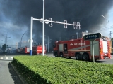 合肥物流园突发大火 烧了11小时扑灭无人员伤亡