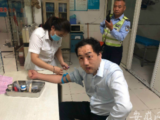 阜阳一司机涉醉驾路口酣睡 已立案调查