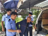 87岁老人中暑晕倒田边 蚌埠民警冒高温行救助
