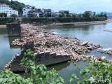 黄山屯溪镇海桥施工便道开挖 8月12日正式搜寻打捞构件