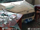 因疲劳驾驶 舒城一男子踩着油门径直闯进居民家中