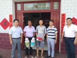 韓擺渡鎮三拐店村開展慰問入伍新兵活動