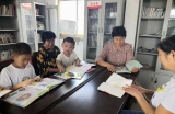 凤台县新集镇姚靳村开展农家书屋家庭亲子阅读活动