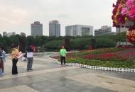 巨型國慶花壇亮相合肥街頭