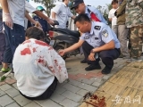 蚌埠一女子骑车摔伤头部，民警紧急赶往救助