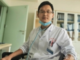 街頭突遇老人發(fā)病 阜陽熱心醫(yī)生忙施救