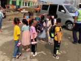 危险！肥东一辆车核载9人实载16人 乘客均为小学生
