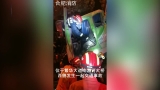 合肥: 渣土车与半挂车相撞 一司机被困