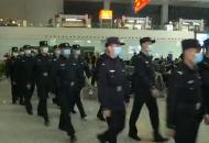 涉嫌“殺豬盤”詐騙 19名“高富帥”被合肥警方押解回合肥