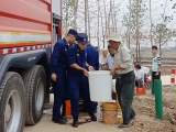 庐江：村庄断水 消防车变身“送水车” 
