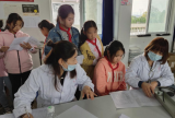 马鞍山市龙泉中心学校组织学生进行体检