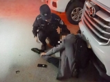 男子酒后醉卧路边 滁州民警及时救助