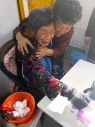 花甲老人40多年后跨省尋恩人 涇縣民警多方查找助其實(shí)現(xiàn)心愿