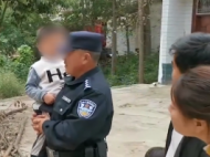 亳州：娃从车上跌落奶奶未察觉 回家后才发现娃不见了