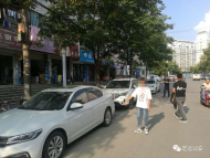 男子深夜街頭砸車窗盜竊 被抓時正在車內睡覺