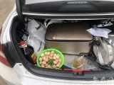 安徽网友晒国庆返程的后备箱：一桶菜籽油，一篮土鸡蛋....带着家人的关心出发