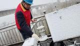 池州地区普降大雪  供电部门有序应对确保电网安全运行