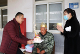 肥西县官亭镇：集体祝寿 情暖人心