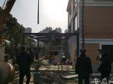 城管“远程送法” 合肥泓泰苑小区一别墅违建被拆除